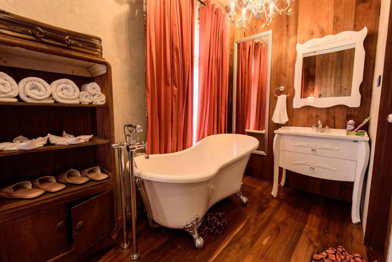 Roomquest Rimrabeang At Amphawa Eksteriør bilde