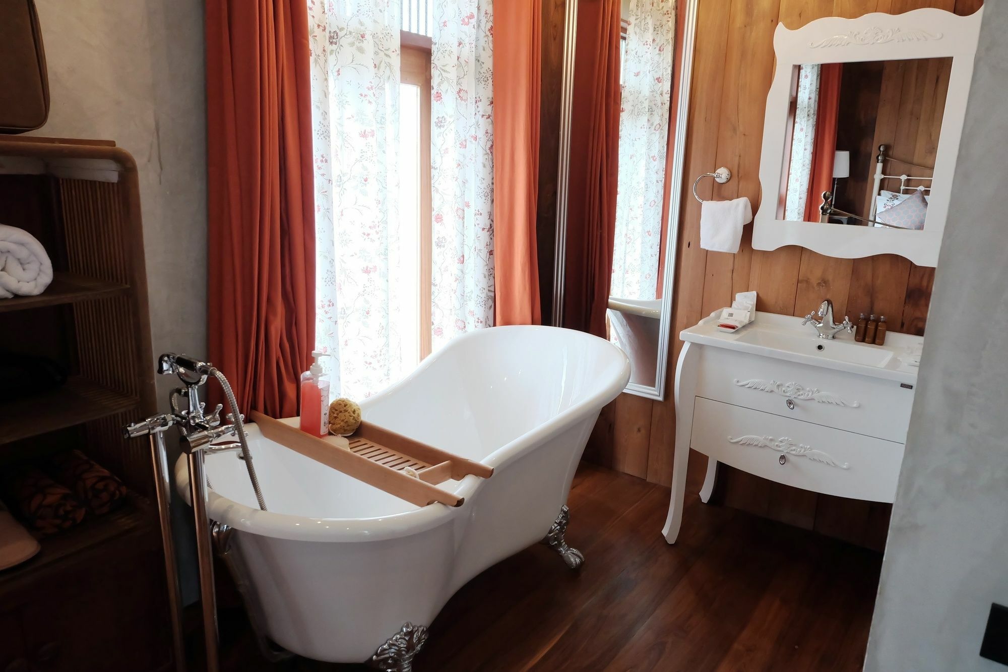 Roomquest Rimrabeang At Amphawa Eksteriør bilde